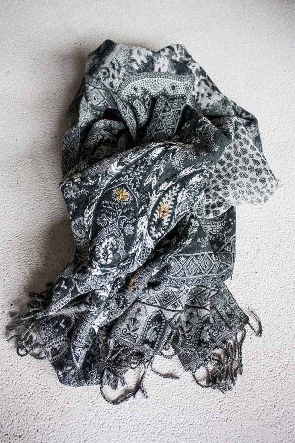 sjaal  wol zwart grijs met borduursel
