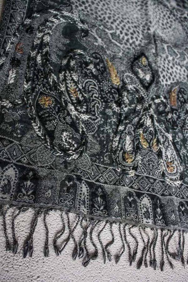 sjaal  wol zwart grijs met borduursel