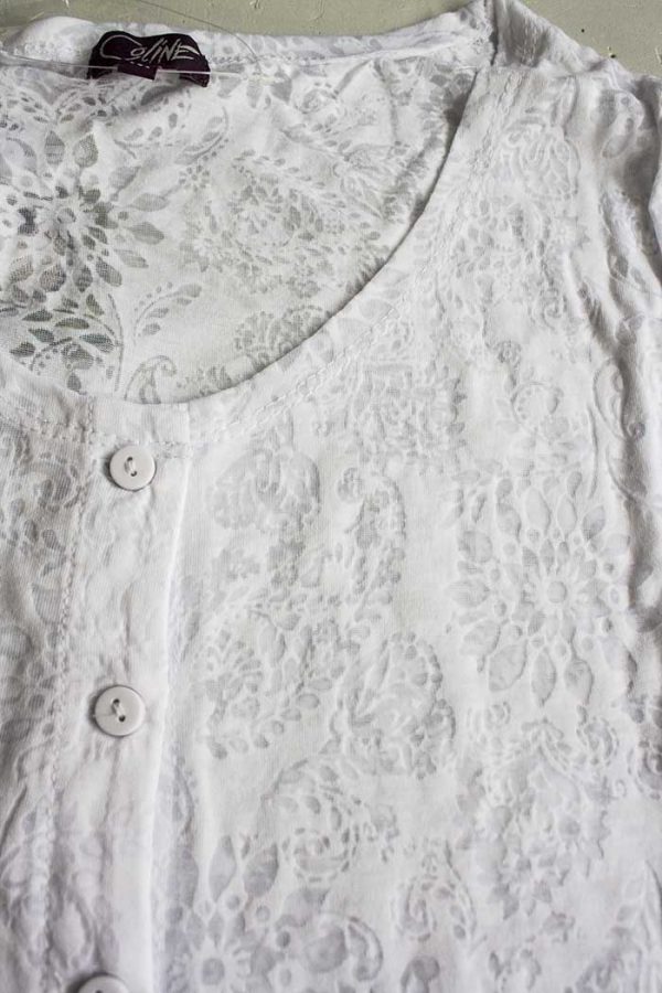 Bolero vestje topje wit kantachtige stof met knoopjes