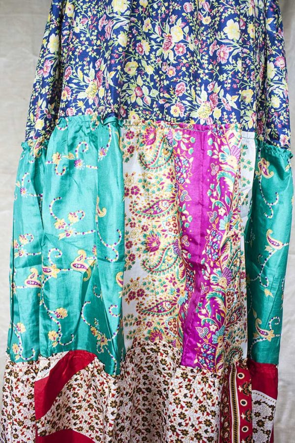 strokenrok  lagen sari emeraldgroen met rood en bloemetjes