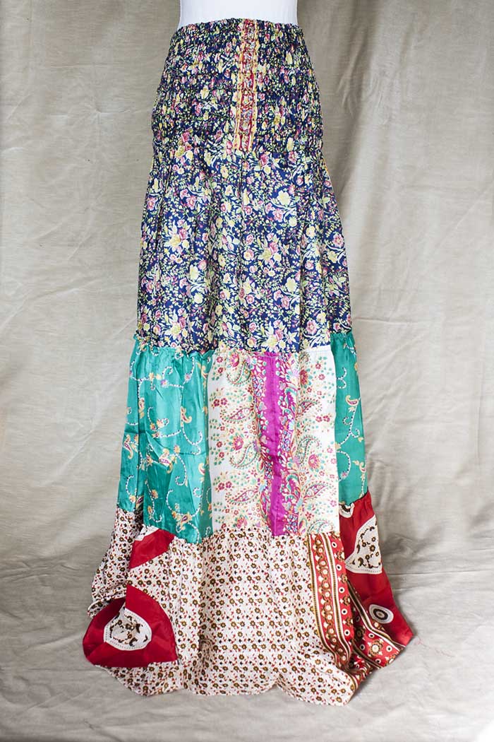 strokenrok  lagen sari emeraldgroen met rood en bloemetjes