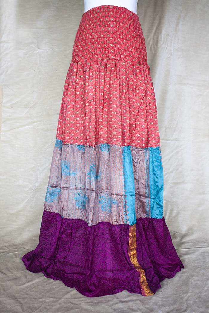 Asser bijnaam Oneffenheden Bekijk Product: Strokenrok van sari zijde (viscose) in 3 stroken; koraal,  turqoise en donker paarsroze - Bohemian Treasures