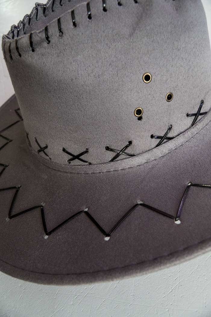 in de rij gaan staan Twisted Opgewonden zijn Bekijk Product: Western stijl hoed van suedelook stevig materiaal met  zigzak stiksels grijs - Bohemian Treasures