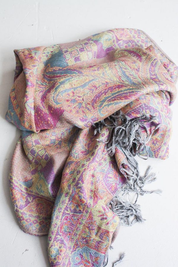 Pashmina sjaal met franjes pastel kleurtjes op grijs